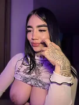Nickiiiii live cam