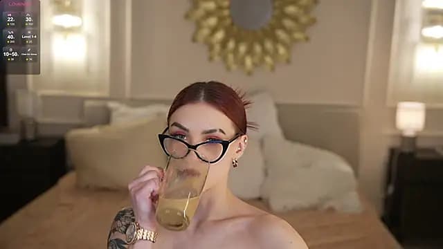 Magnetic_Mia_ live cam