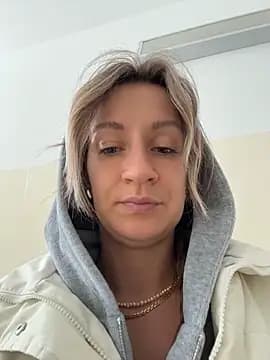 EvvaMur live cam on Stripchat
