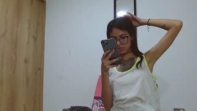 Emily_Lopera live cam