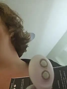 julimonroe live cam