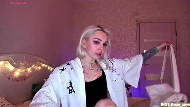 LillyMoure_ live cam