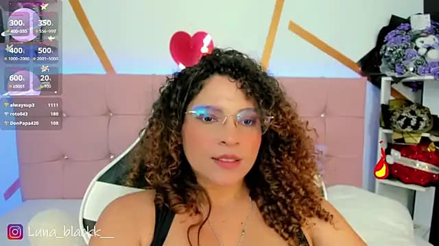 Luna_blackk live cam