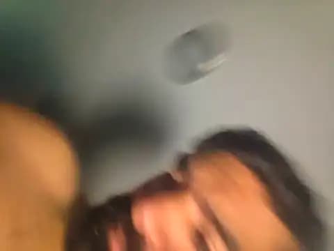 piggylatino live cam on Stripchat
