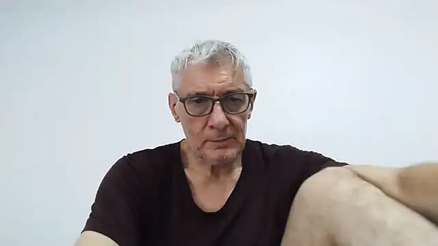 BIGUNCUTHARDCOCK live cam on Stripchat