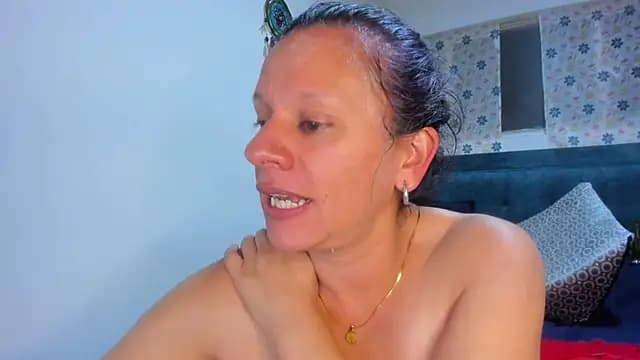 sofi_saliva2511 live cam