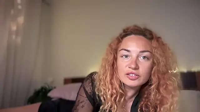 Reddgiirl live cam