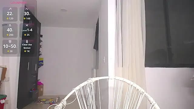 Leslie_Bussh_ live cam on Stripchat