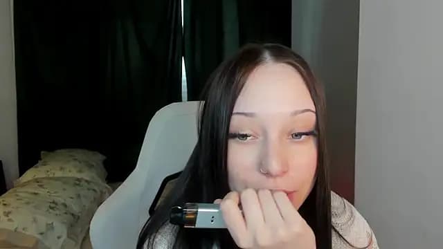 BonnieeMcKinney live cam