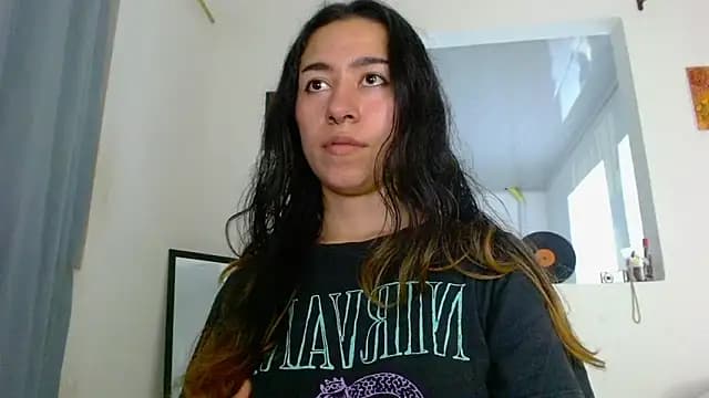 Maam_Ine live cam on Stripchat