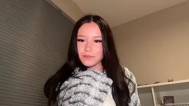 luvvivii live cam