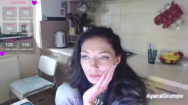 AyanaGrumpix live cam on Stripchat
