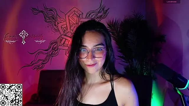 Emmi_Roberts live cam