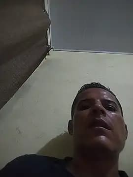 Alvarito_25 live cam