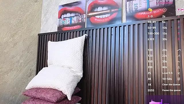 tanisha__lux live cam