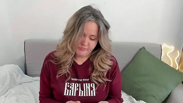 LilyBel live cam