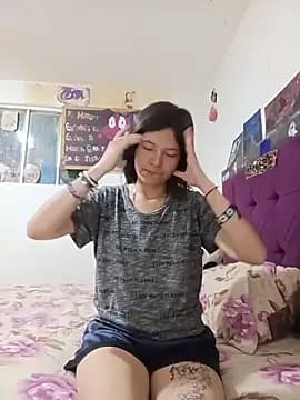 Ninffa_sweet21 live cam on Stripchat