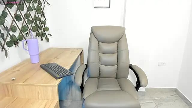 Madeleine__w live cam