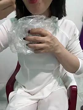 Nana-19 live cam