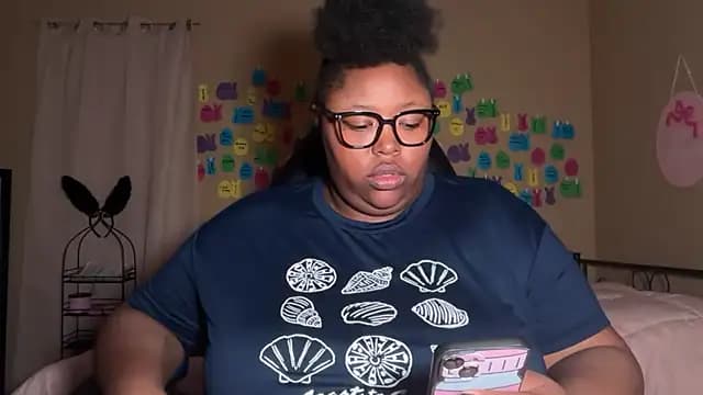 Chocolatebunnyxx96 live cam on Stripchat