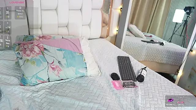 kinkylittlegirll live cam