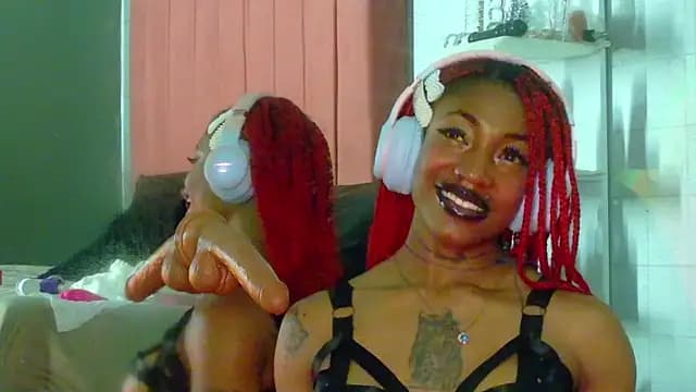 DaniaMarcell live cam