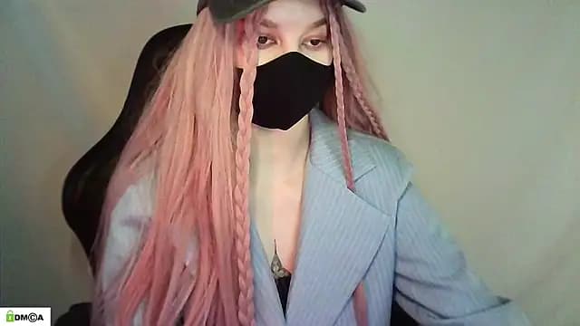 Lymalia live cam