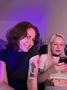 Dooubletroublee live cam