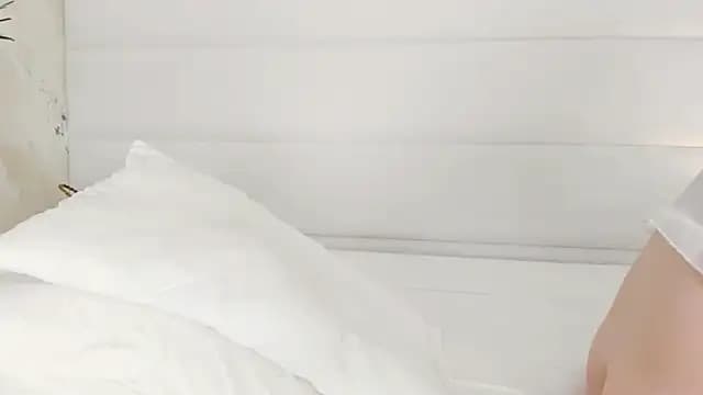 MoonAngelic live cam