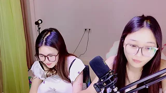 Xiongchumo1120 live cam