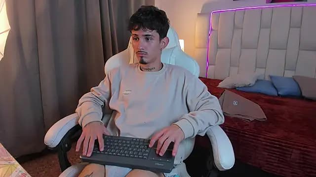 nextboywell1 live cam