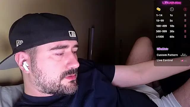 DominantTheo live cam
