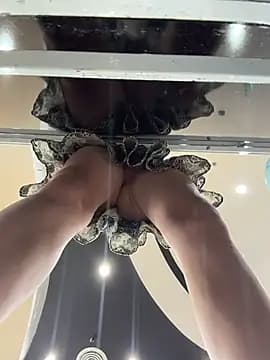 MiaTee live cam