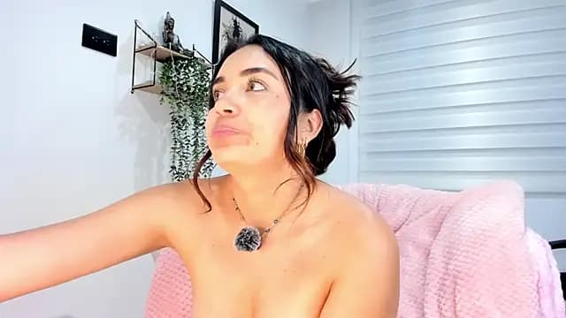aisha_es live cam