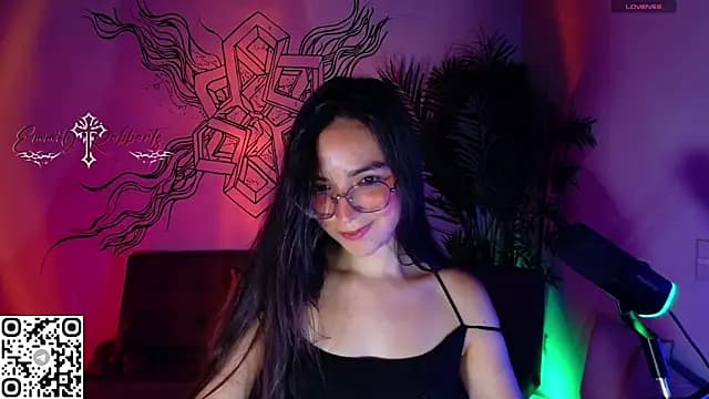 Emmi_Roberts live cam