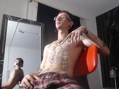 RyanOwenss live cam on Stripchat