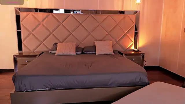 KayraLanne live cam