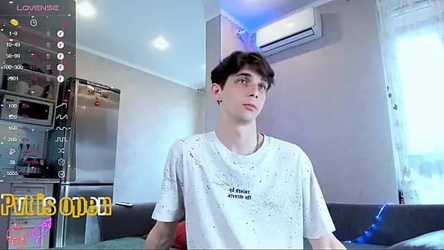 Aaron_Boom live cam