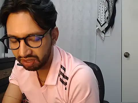 thomass1018 live cam