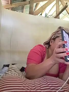 Safiyawild69 live cam
