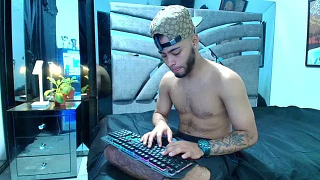 Xanderstone00 live cam