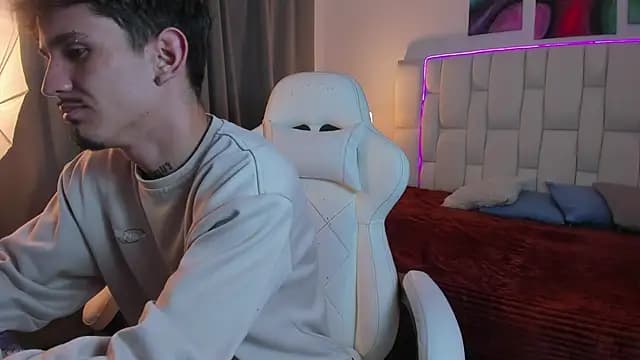 nextboywell1 live cam