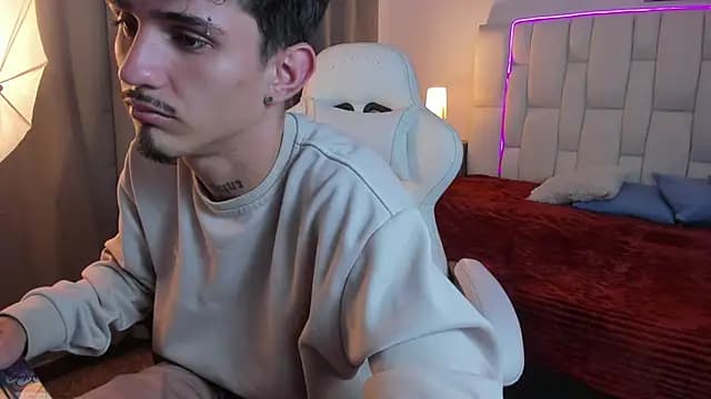 nextboywell1 live cam