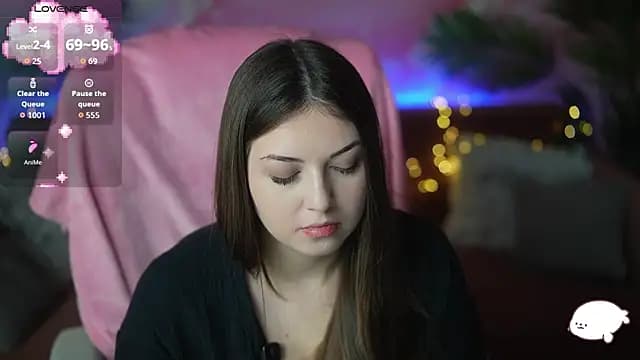 LindsyRawr live cam on Stripchat