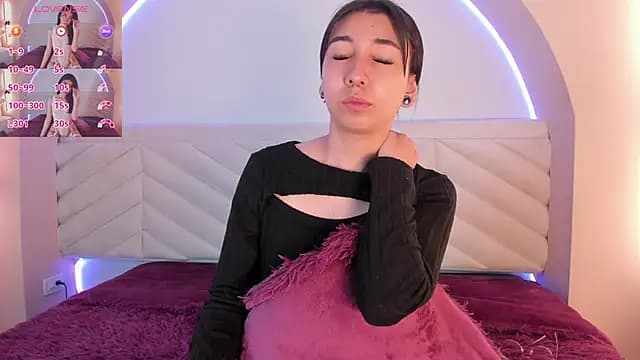 Isabella_Crofts live cam
