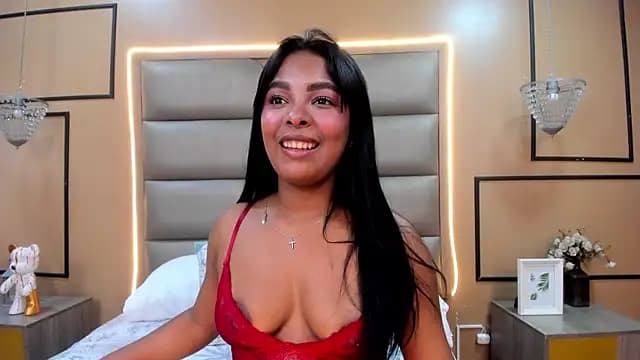 MIAROGGERSS live cam