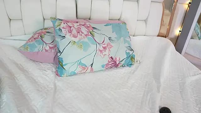 kinkylittlegirll live cam