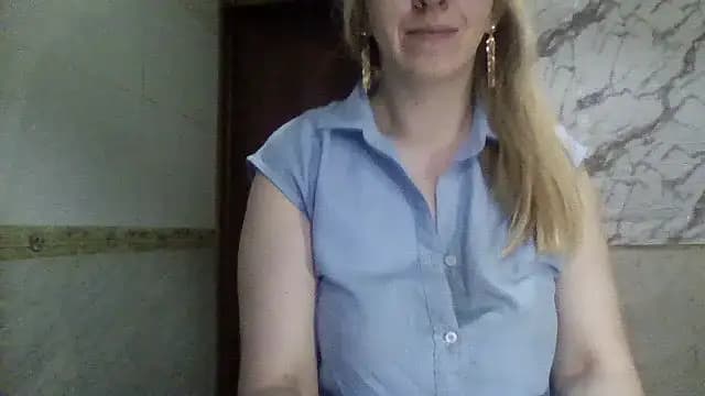 MiyaHottie live cam