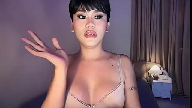 erotictsmonica live cam