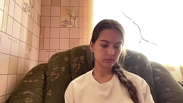 AlesiaGrainger live cam